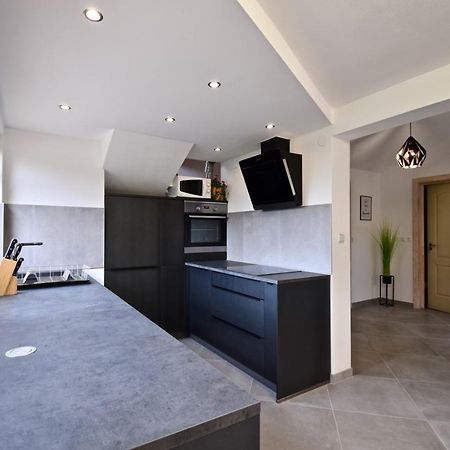 Relaxing Holiday House With Terrace Sea View Medulin Buitenkant foto