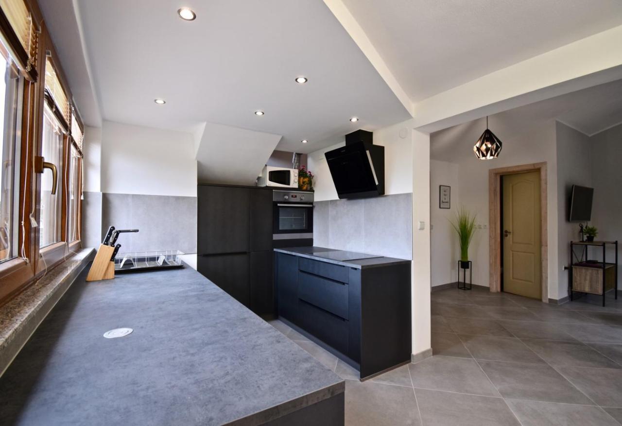Relaxing Holiday House With Terrace Sea View Medulin Buitenkant foto