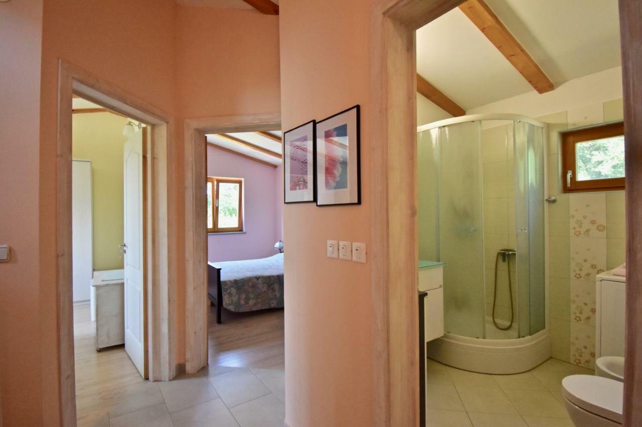 Relaxing Holiday House With Terrace Sea View Medulin Buitenkant foto